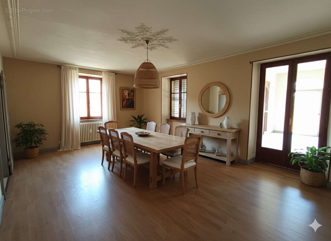 Maison à PLANCHER-BAS