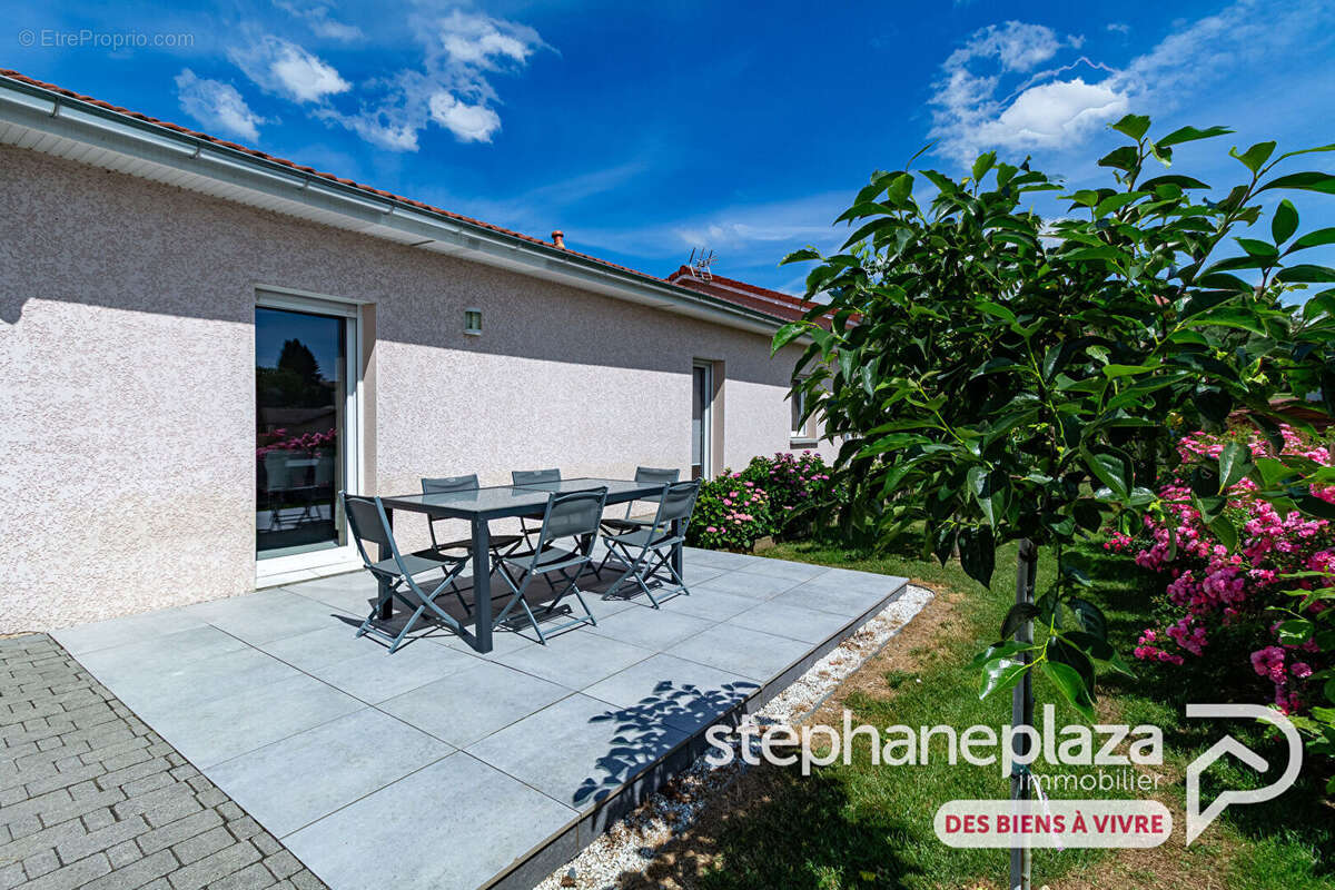 Maison plain-pied de 2018 - 93 m² habitables - 3 chambres - Garage - Terrain de 830m - photo 11