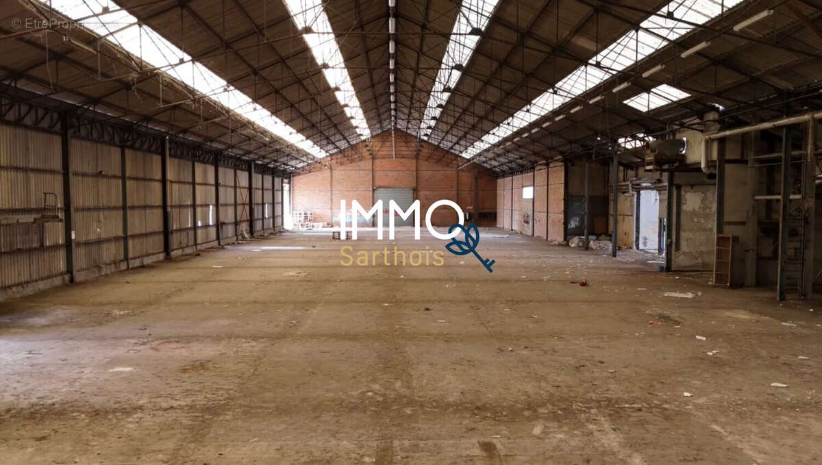 Commerce 2340 m² à Mayet  - photo 4