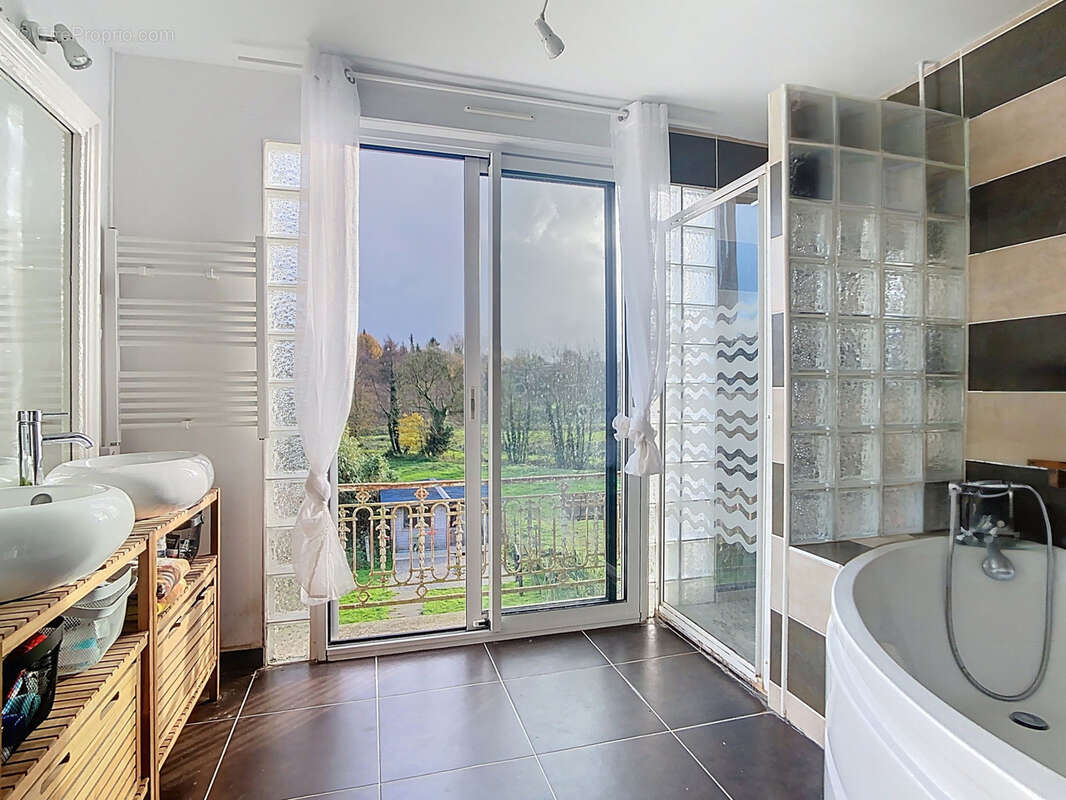 Maison à HOUTTEVILLE