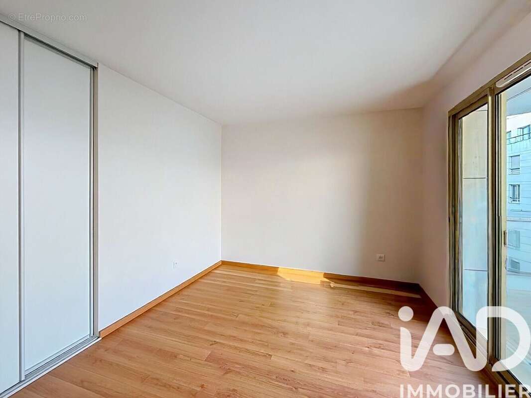 Photo 8 - Appartement à LEVALLOIS-PERRET