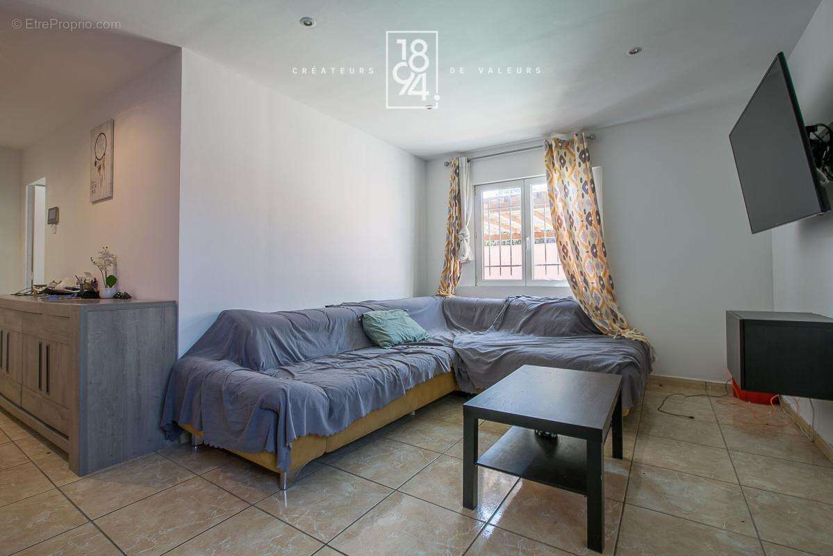 Maison 130 m2 t5 + dependance 32 m2 piscine terrain 665m2 au calme - photo 6