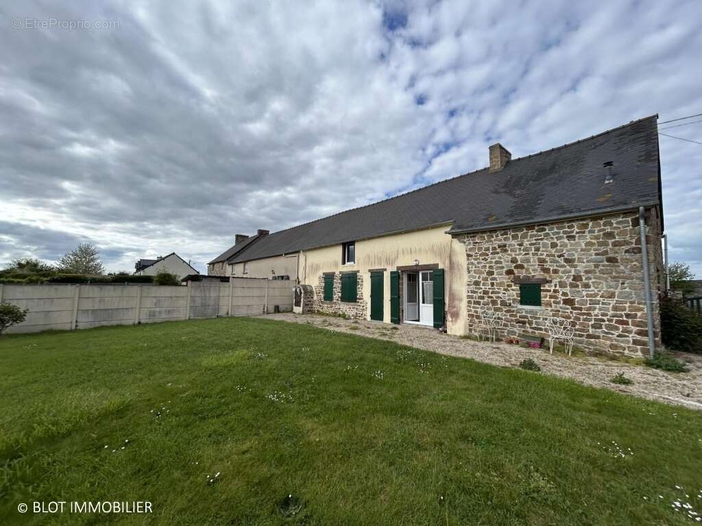 Maison à HIREL