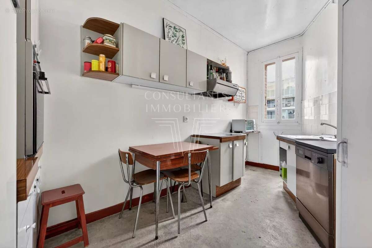 Appartement à PARIS-14E