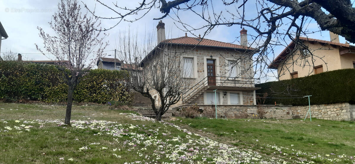 Maison à SAINT-BONNET-LE-CHATEAU