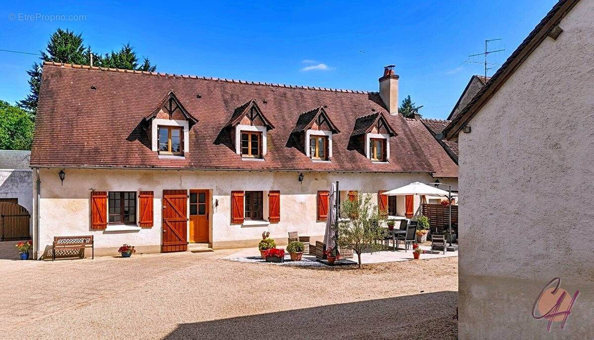 Maison à POCE-SUR-CISSE