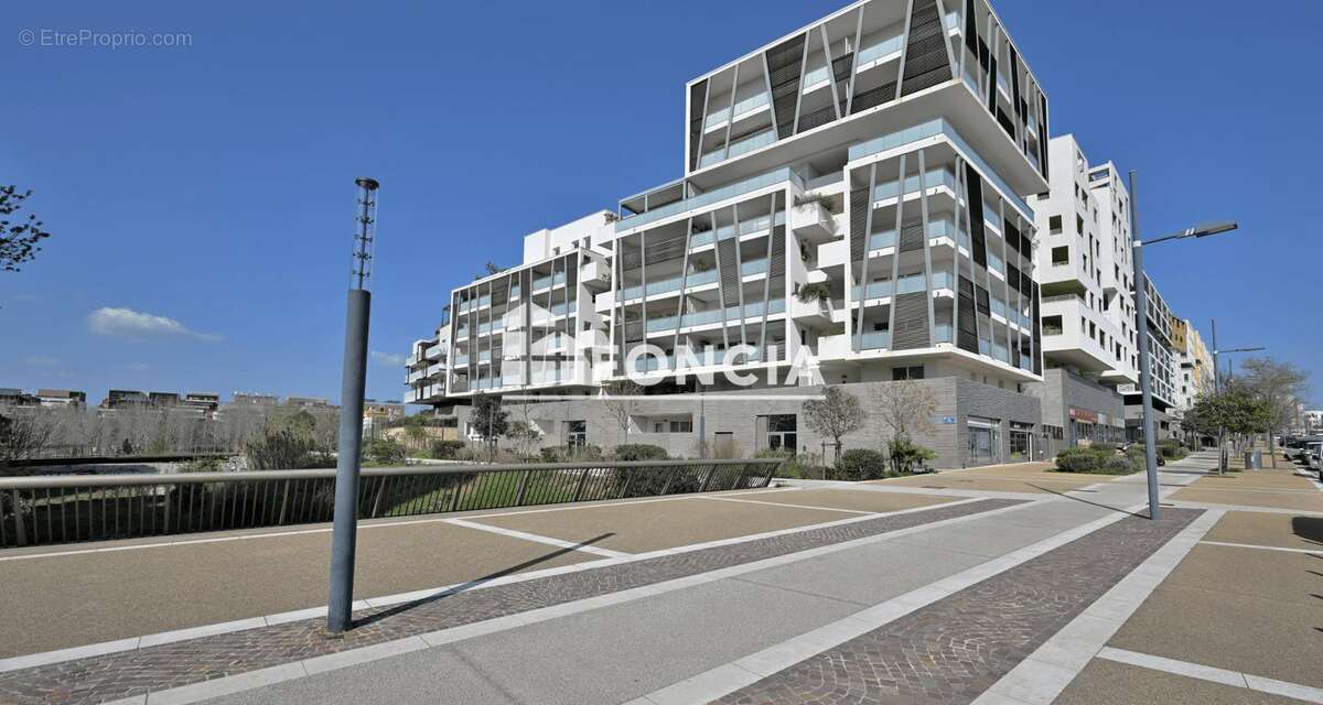 Appartement deux pièces 45M2 Port Marianne avec terrasse Parking - photo 6