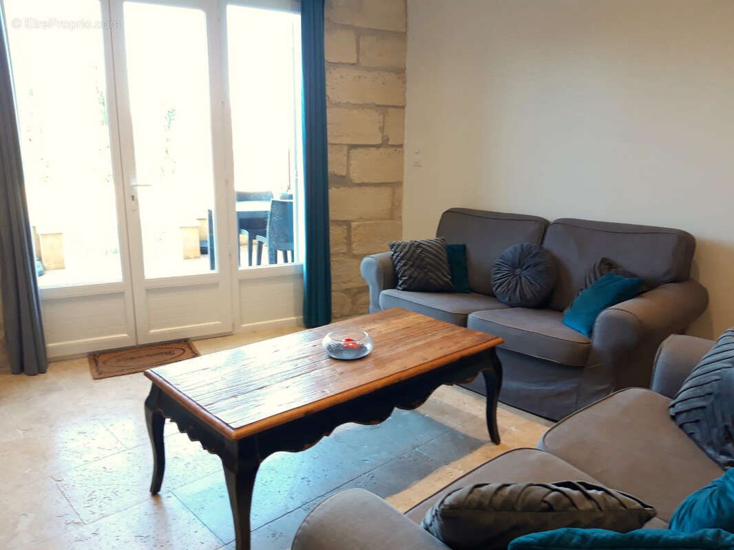 Appartement à SAINT-PIERRE-DE-MEZOARGUES