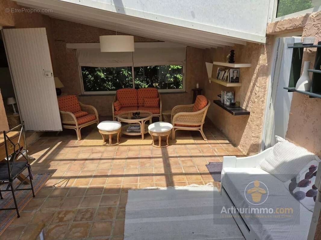 Maison à BORMES-LES-MIMOSAS