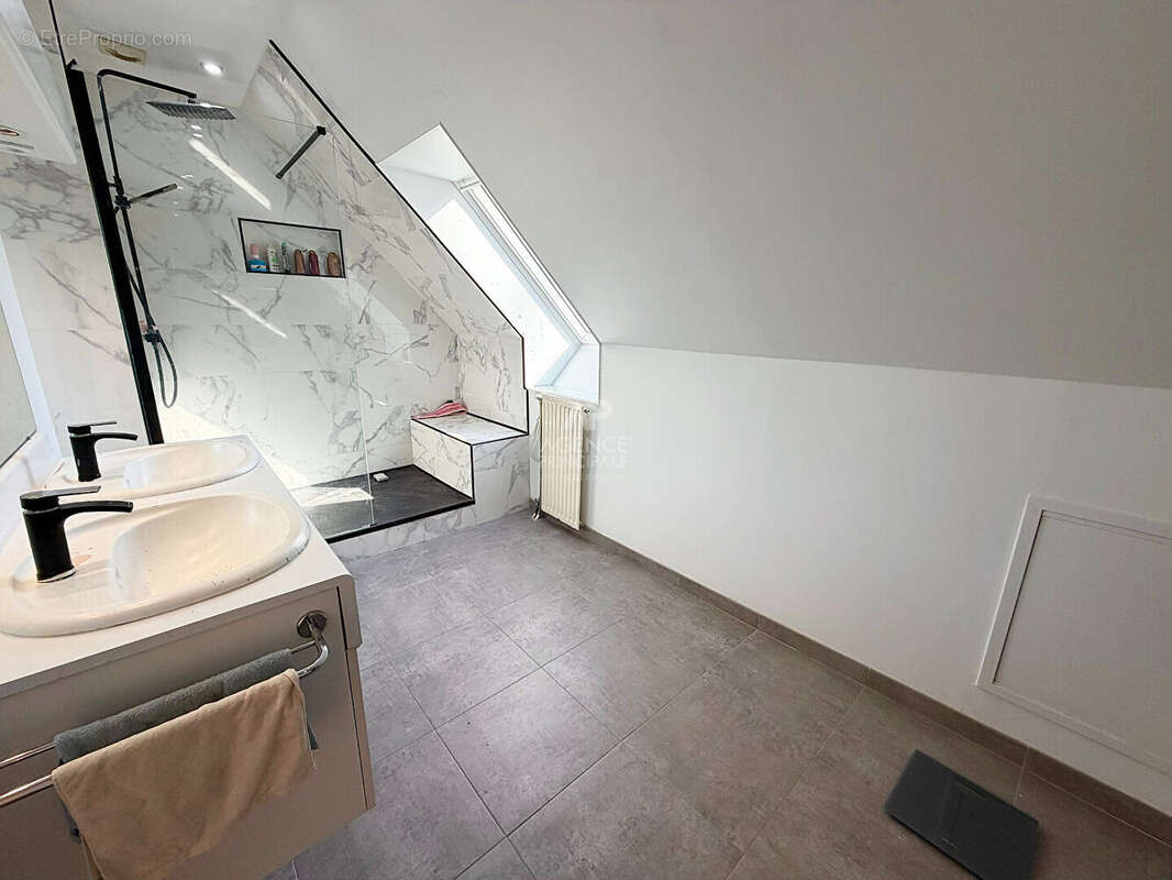 Maison à COURDIMANCHE