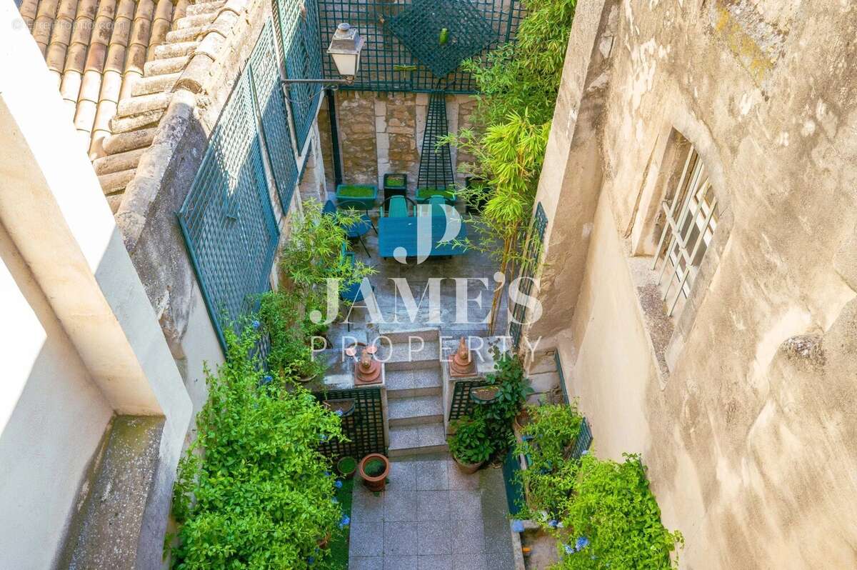 Appartement 130 m² à Saint-Remy-De-Provence  - photo 3