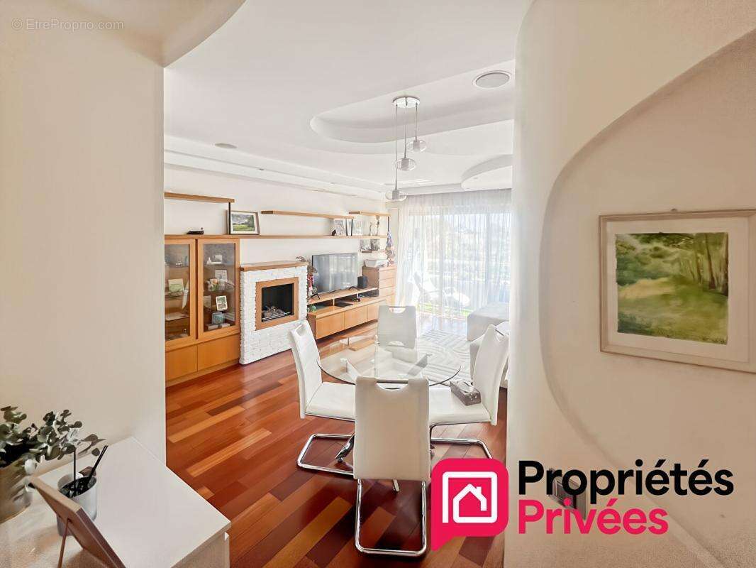 Appartement à VILLENEUVE-LOUBET