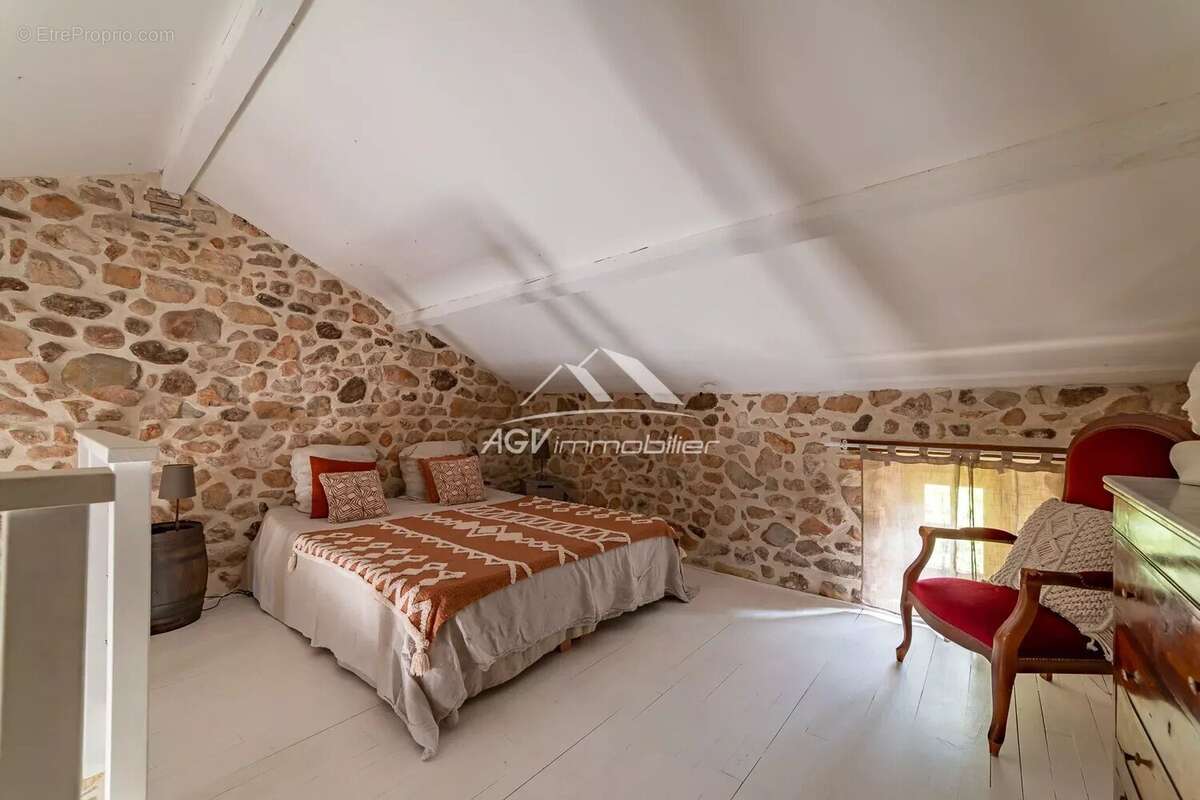 Maison à ALLEGRE-LES-FUMADES
