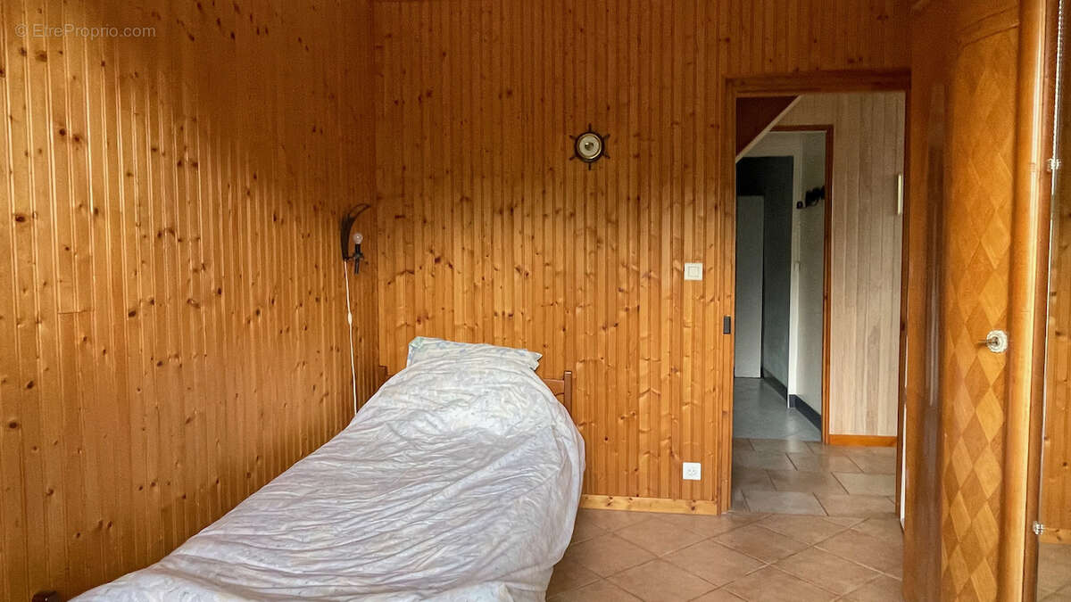Maison de plain pied 7 pièces CONCHES - photo 16