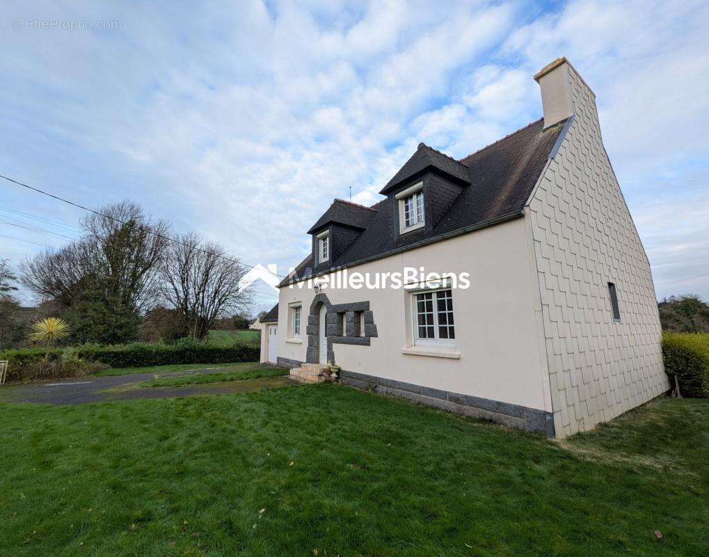 Maison à PLOUDANIEL
