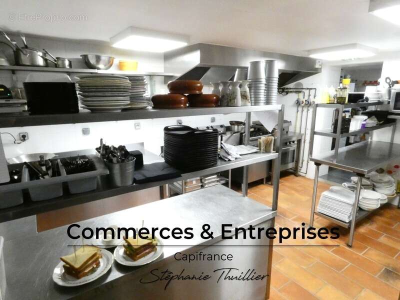 Commerce à SAINT-MAXIMIN-LA-SAINTE-BAUME