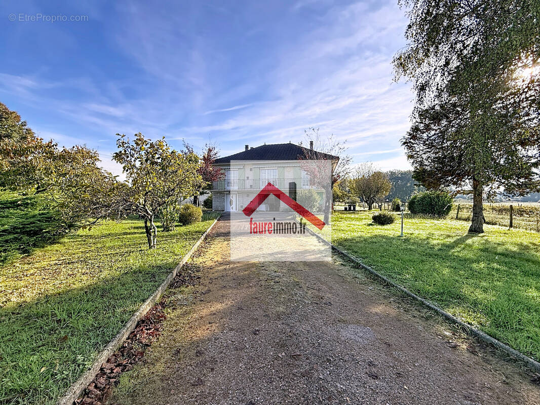 Maison à SAINT-VIANCE