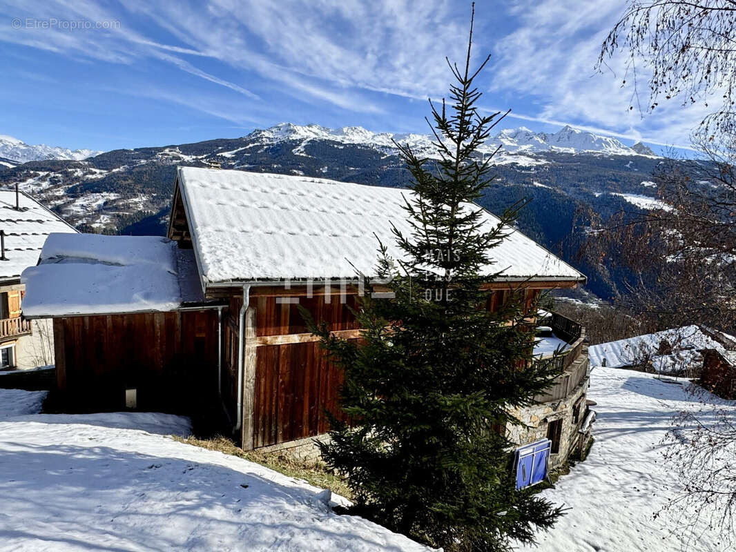 Maison à LES CHAPELLES