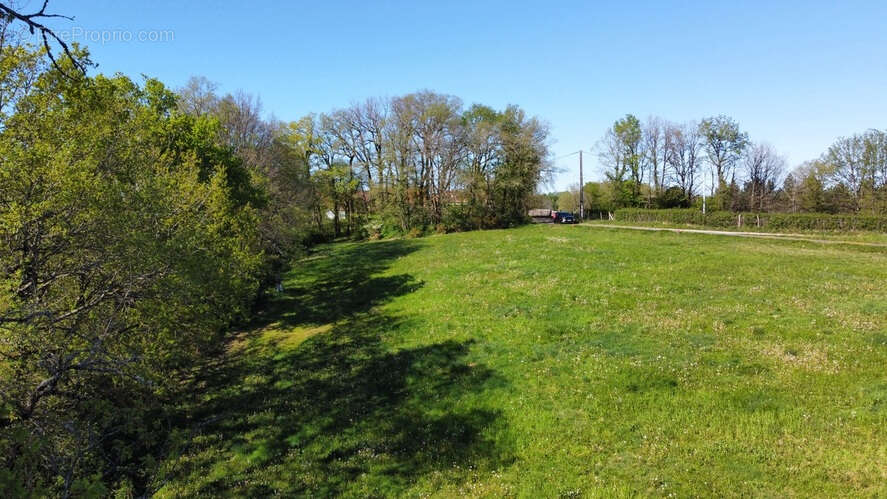 Terrain à GIGOUZAC