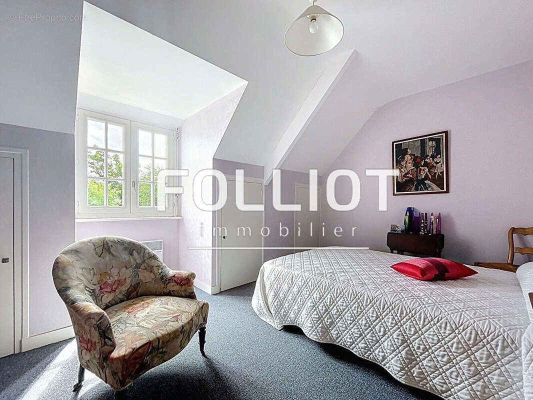 Maison à SAINT-DENIS-LE-GAST