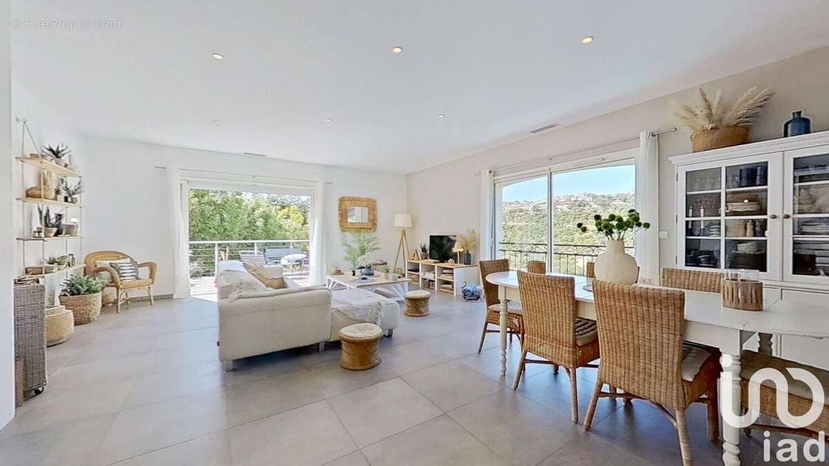 Photo 8 - Maison à LES ISSAMBRES