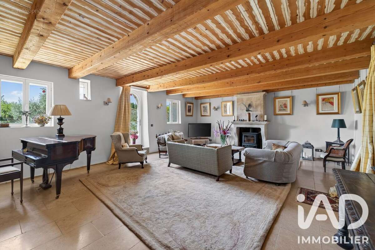 Maison 229 m² à Dauphin  - photo 9