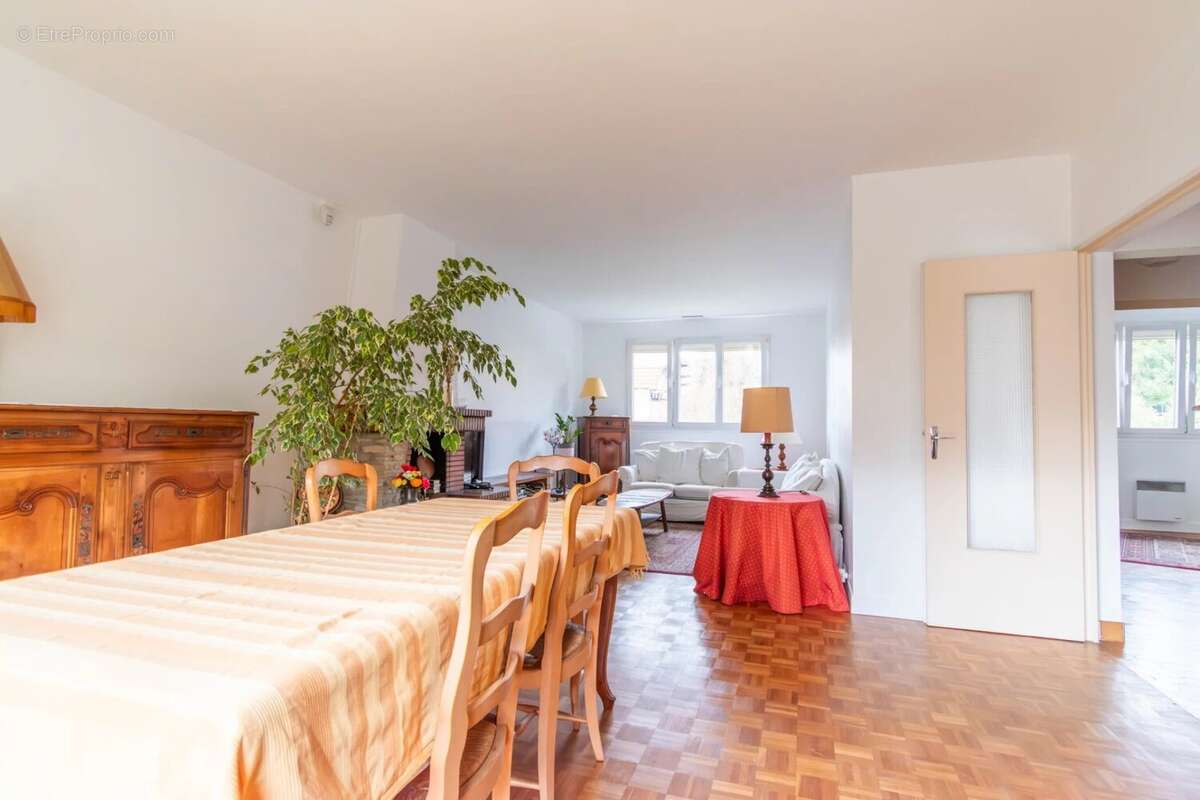 Maison à MONTMORENCY