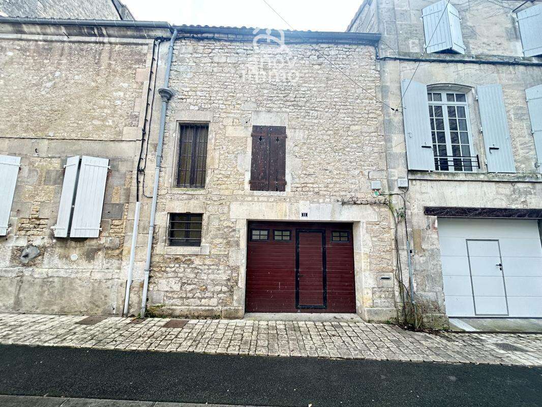 Jarnac centre, a vendre grande maison de ville sur les bords - photo 12