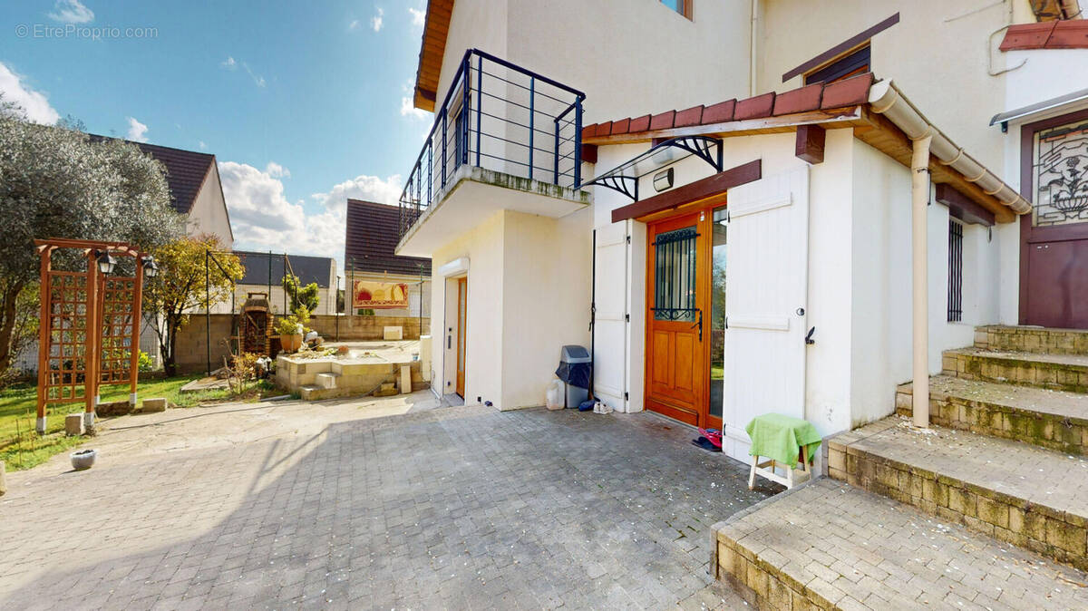 Maison à THIAIS