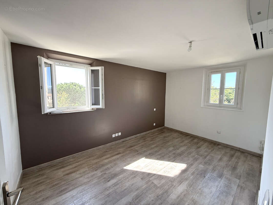 Appartement à MALLEMORT