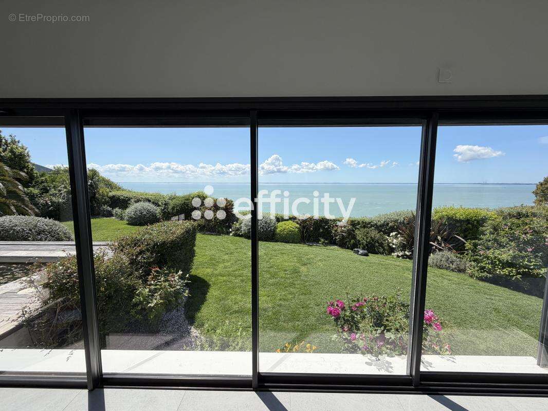 Maison 202 m² à Meschers-Sur-Gironde  - photo 5