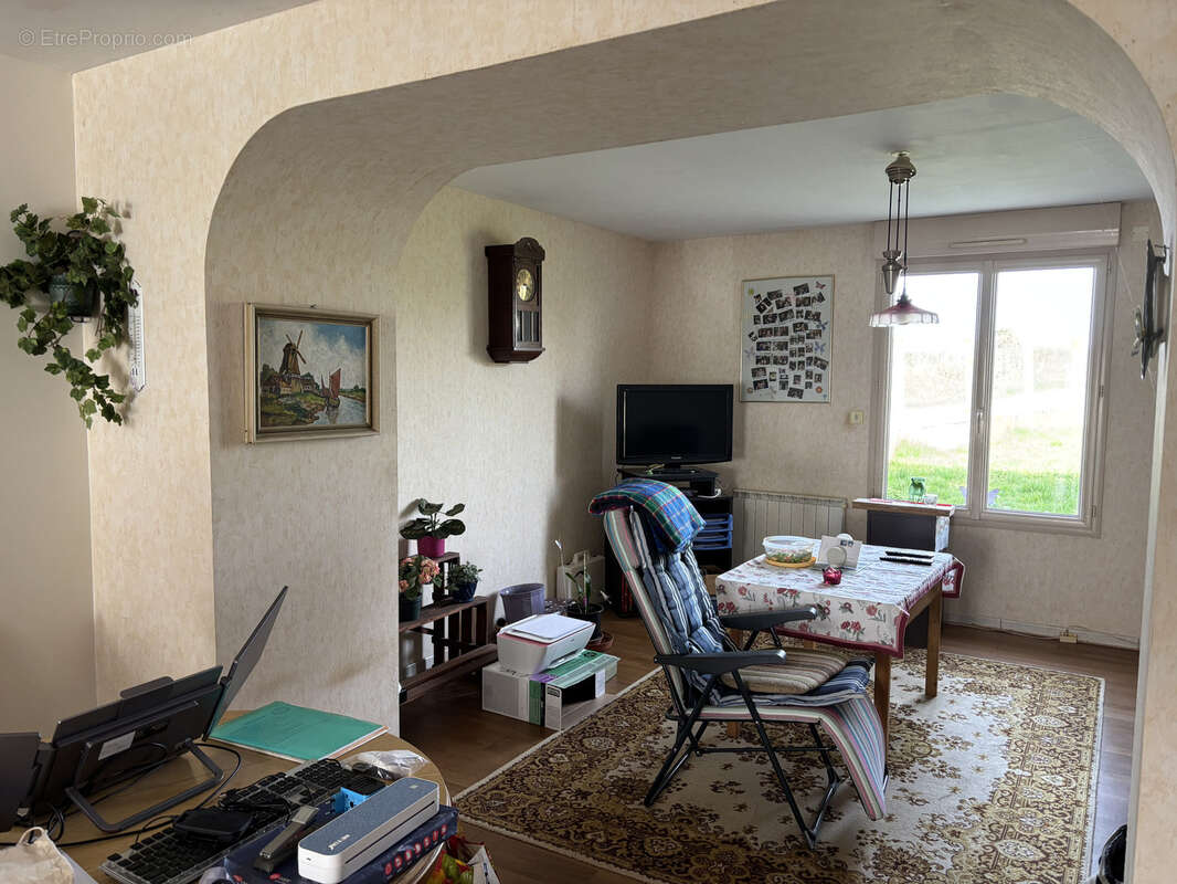 Maison à VICQ-EXEMPLET