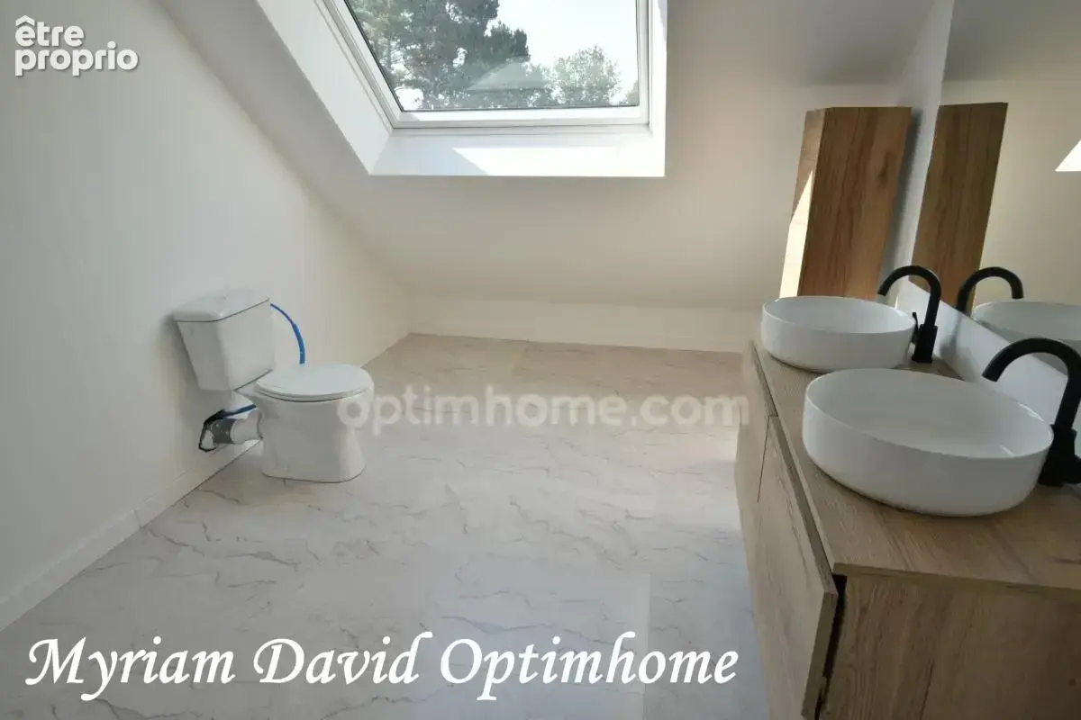 Maison familiale 171 m² – DPE C – 5 chambres – Terrain paysagé de 2 400 m² – Rostrenen - photo 14