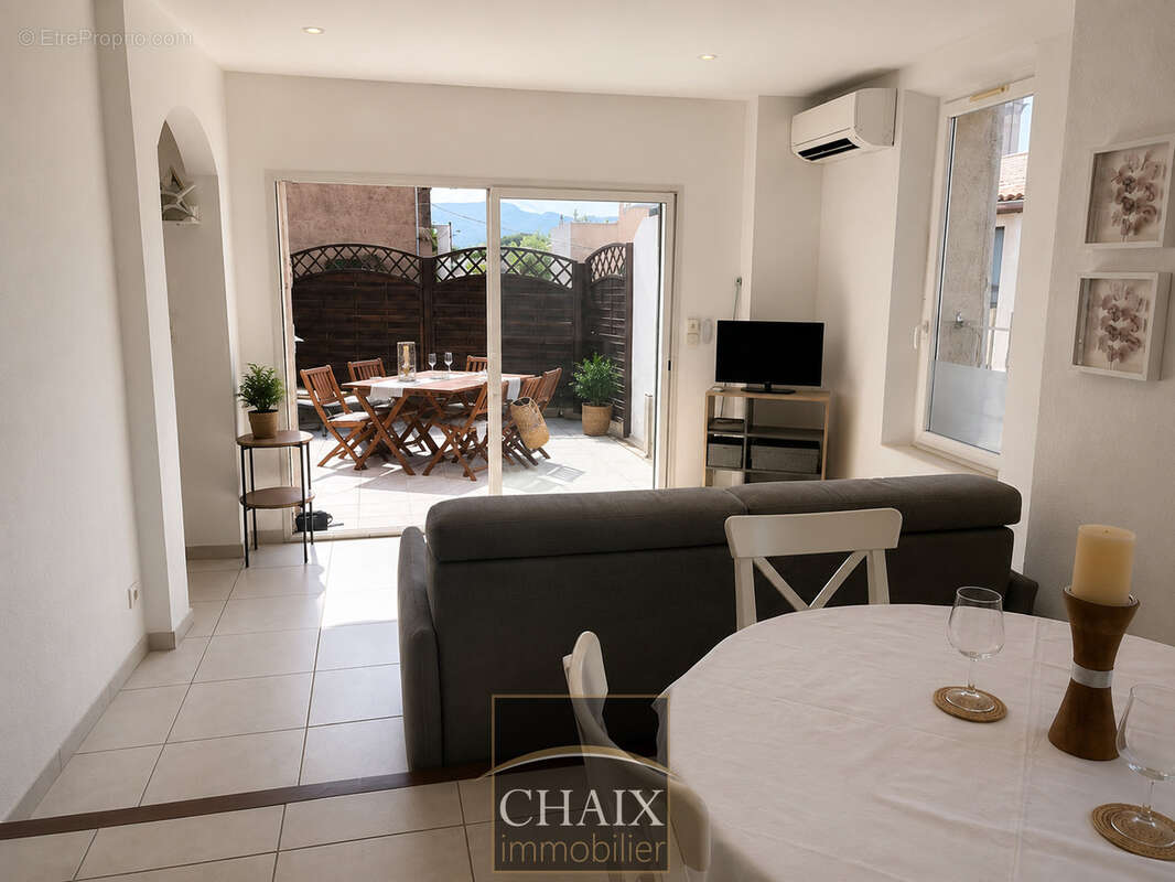 Rare à Saint-Jean   T3 avec terrasse de 29 m2 à deux pas de la mer - photo 9