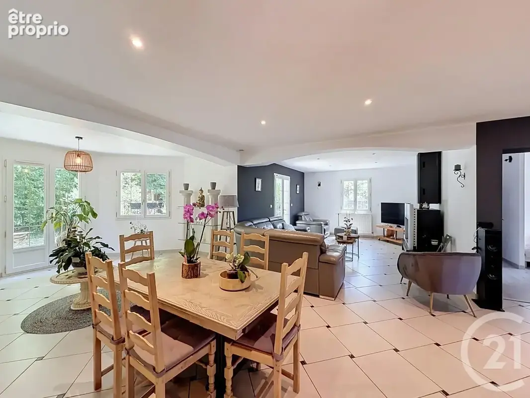 Maison 6 pièces 265 m² à vendre à Chartres (28000) - photo 3