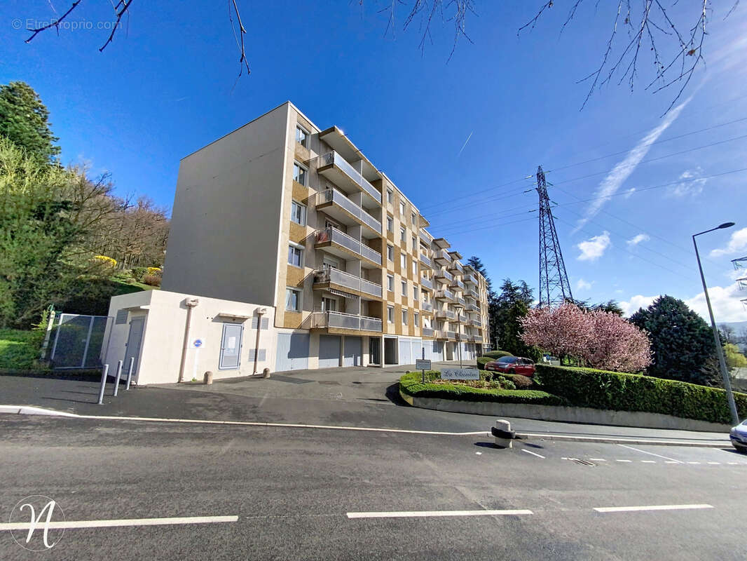 Appartement à SAINT-ETIENNE