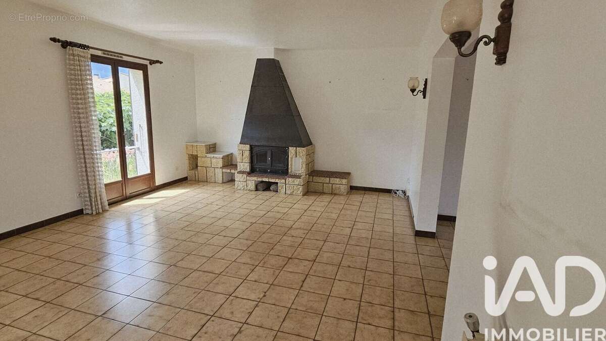 Photo 3 - Maison à SAINT-ESTEVE