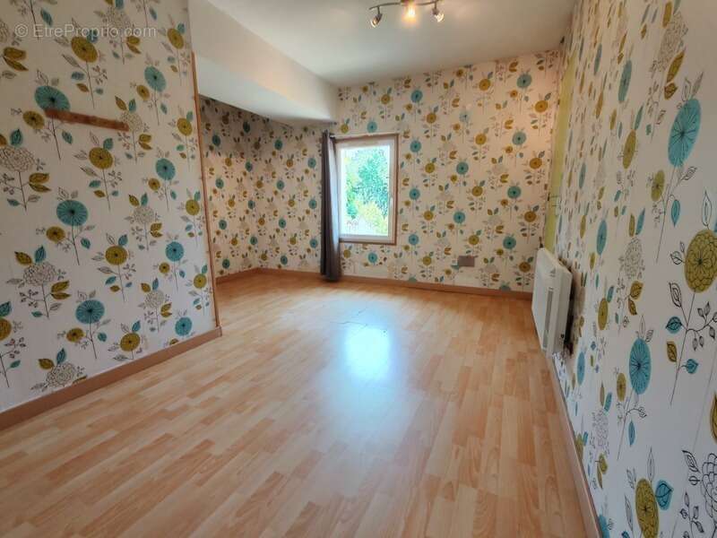 Maison à MOULIETS-ET-VILLEMARTIN