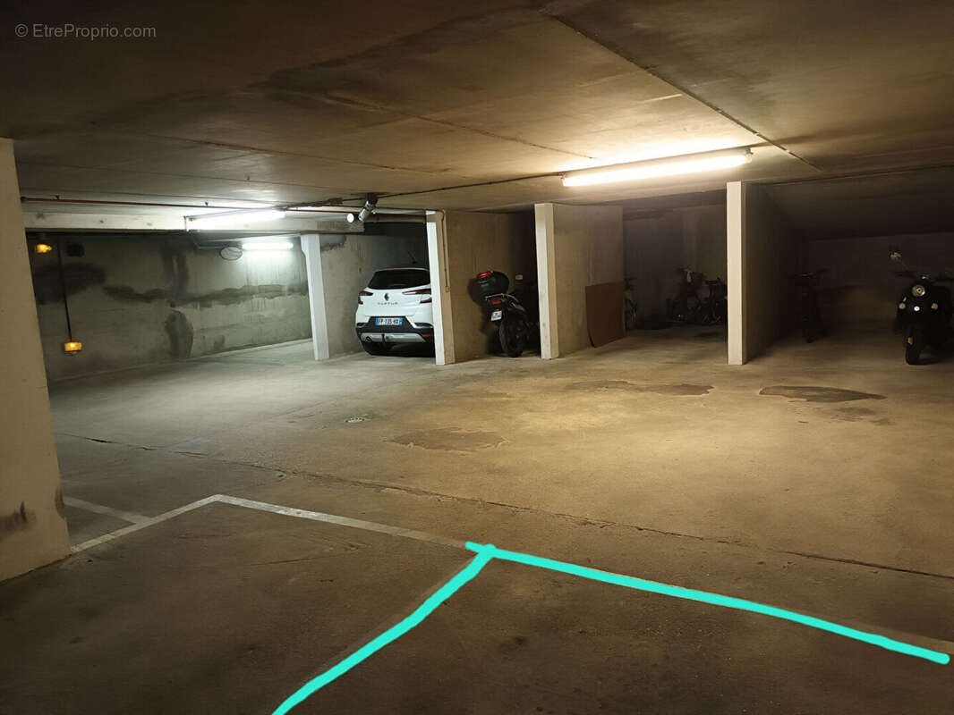 Parking à PARIS-14E