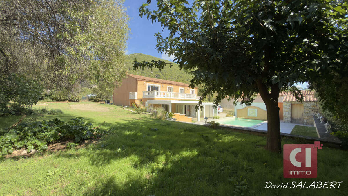 Maison à CUGES-LES-PINS