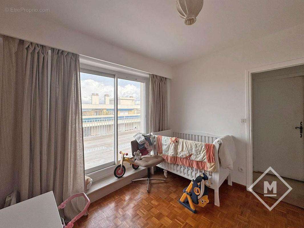 Appartement à MARSEILLE-5E