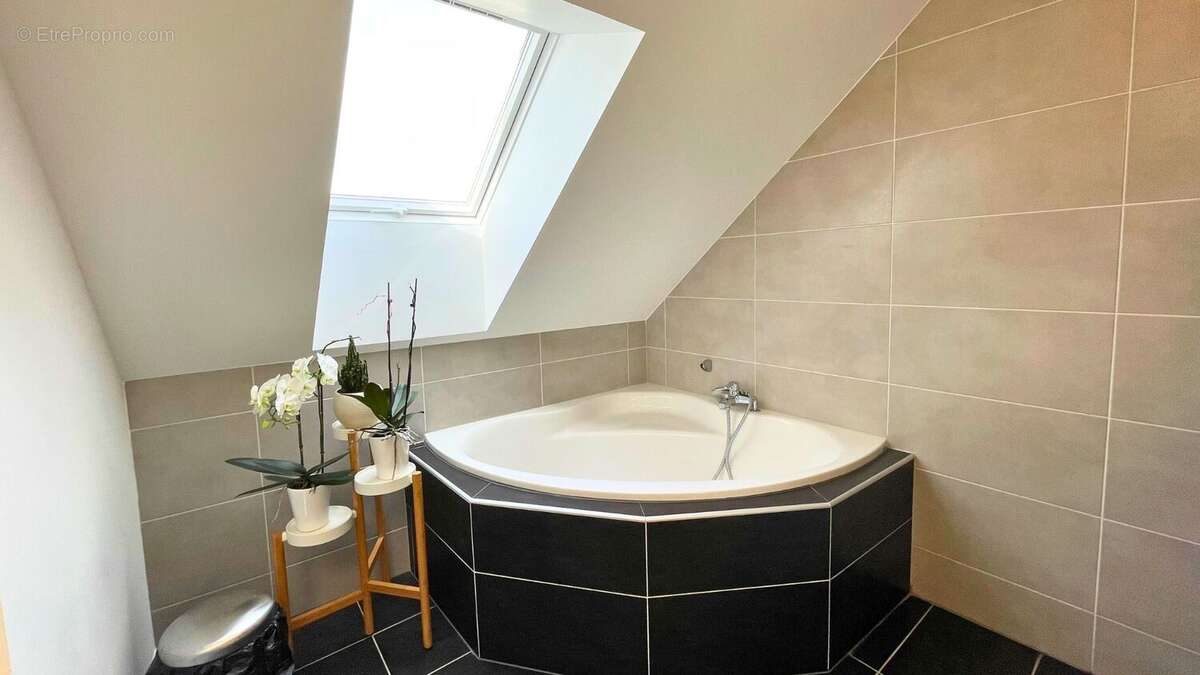 Maison à MONTREUX-VIEUX