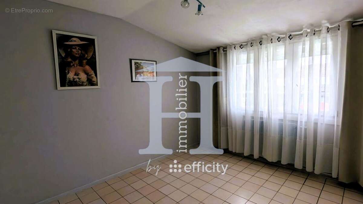 Maison à COURRIERES