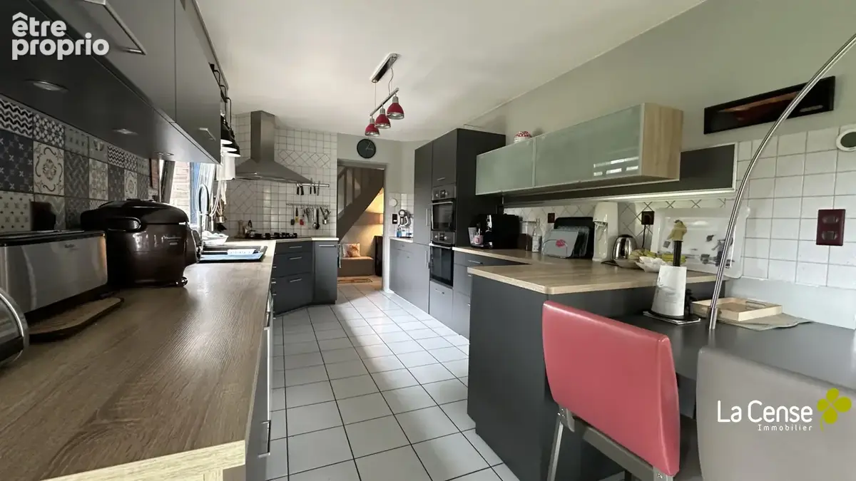 TRESSIN - Maison en Semi plain-pied Familiale - 167m² habitables - photo 5