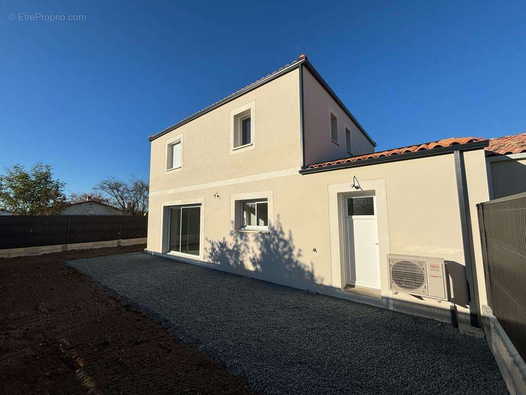 Maison À Vendre T5 157m² Echillais - Frais de notaire réduit - photo 2