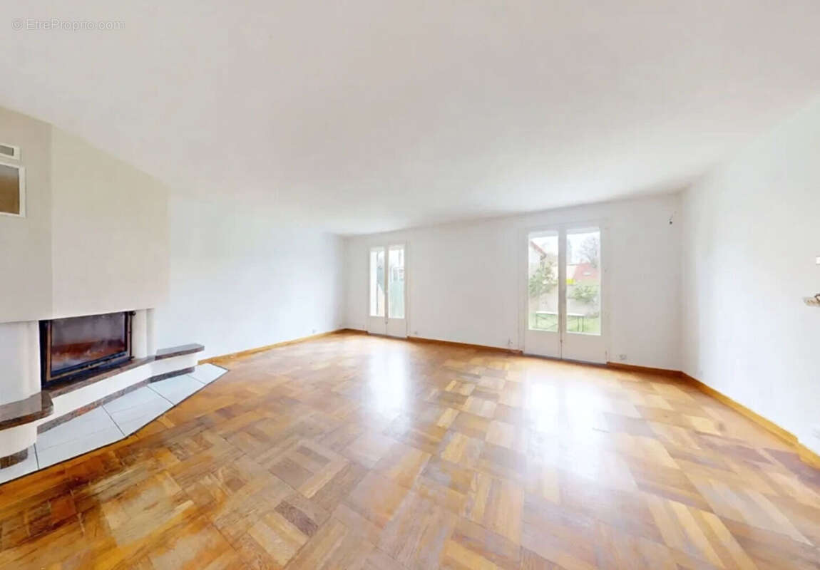 Maison à GRETZ-ARMAINVILLIERS