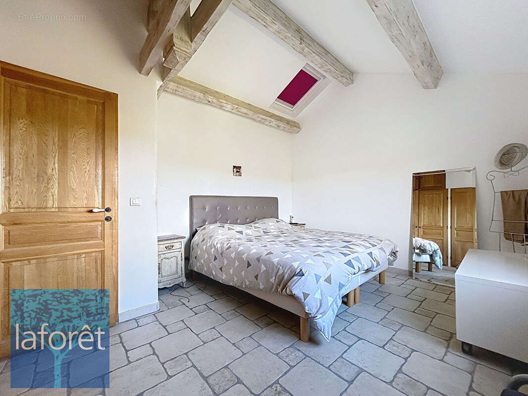 Maison Lambesc 7 pièce(s) 202 m2 - photo 11