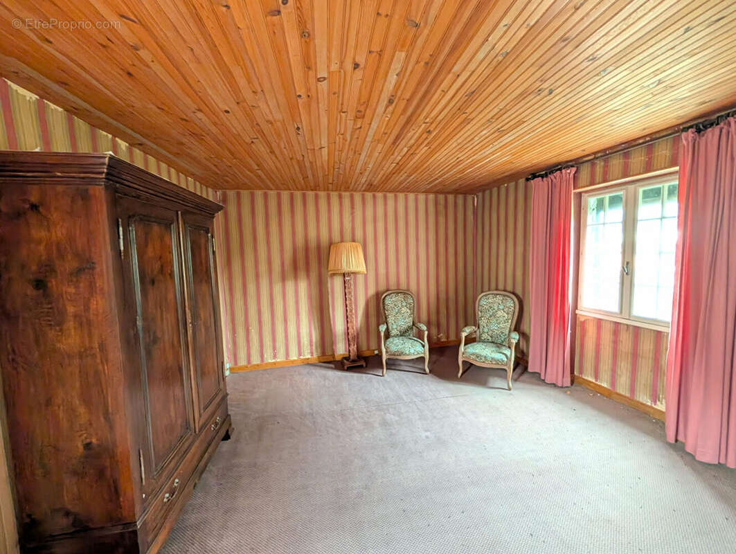 Maison à EXOUDUN