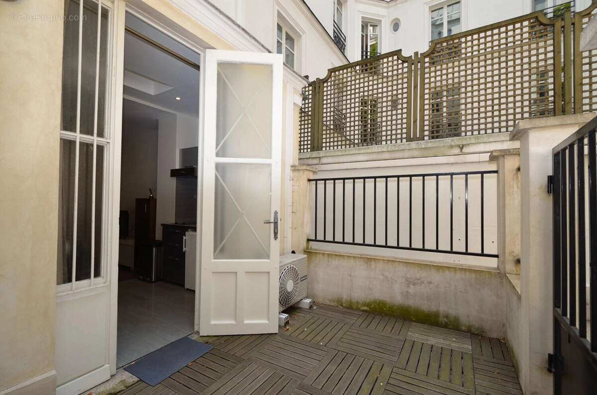 Appartement à PARIS-8E