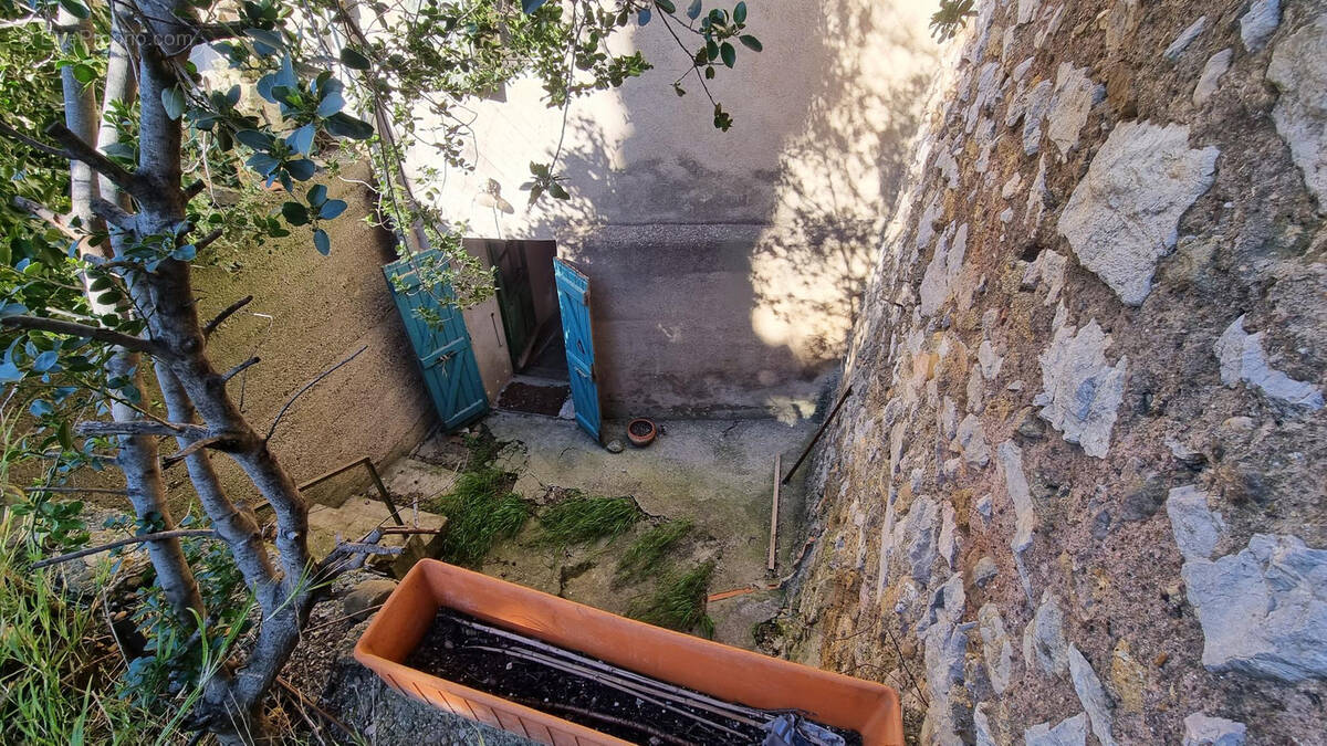 Maison à THEZAN-DES-CORBIERES
